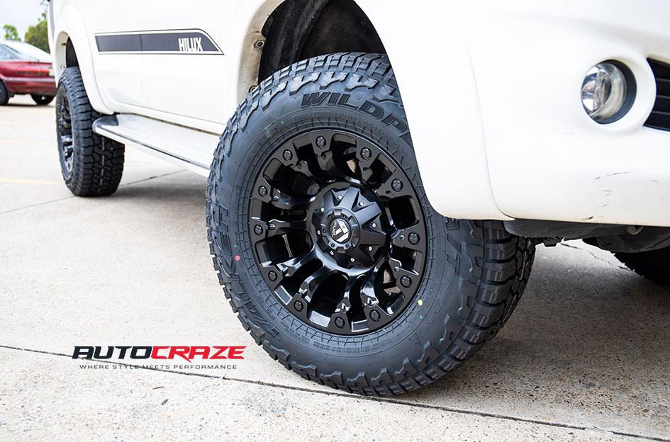 TOYOTA HILUX N70 4WD VAPOR MATTE BLACK